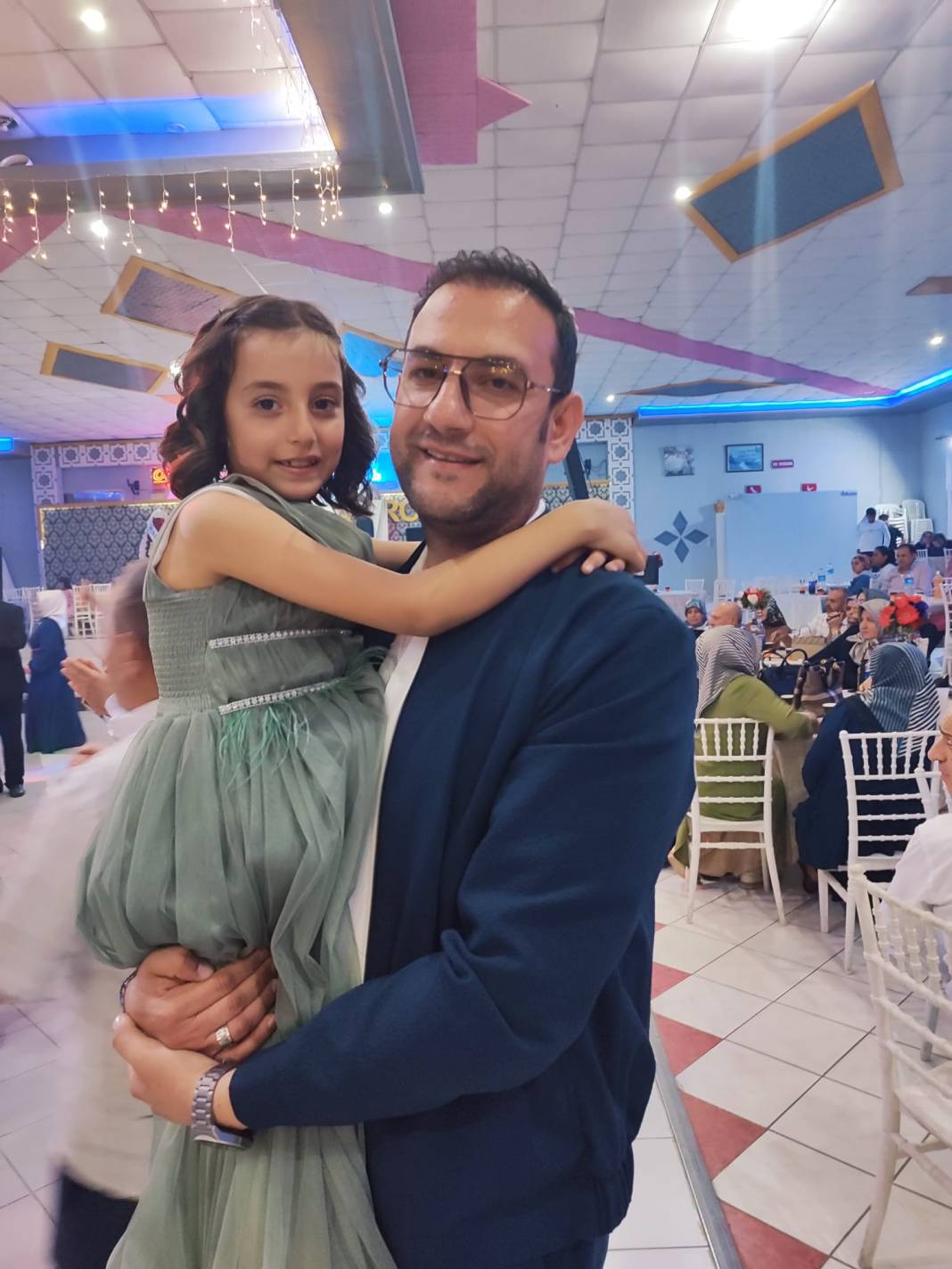 Baba kız düğünde 1